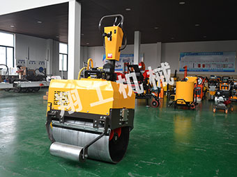 道路養(yǎng)護(hù)責(zé)任重大，小型壓路機(jī)需求迅速增長(zhǎng)