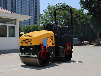 小型壓路機(jī)都有哪些特點呢？