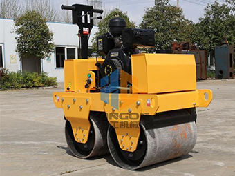 使用小型壓路機(jī)碾壓路基有哪些要求呢？