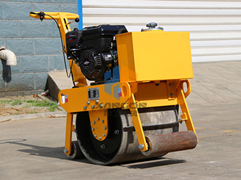 適合公路養(yǎng)護的小型壓路機真的挺不錯！