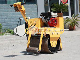 為什么別人家小型壓路機長壽？秘訣在這里！