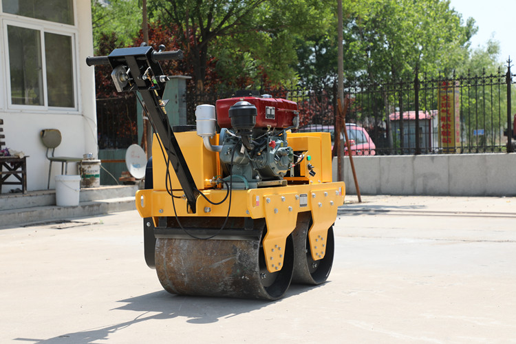 為什么小型壓路機(jī)會(huì)漏油？該如何解決？