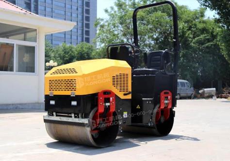 壓路機(jī)型號(hào)多？根據(jù)工程量選擇準(zhǔn)沒(méi)錯(cuò)